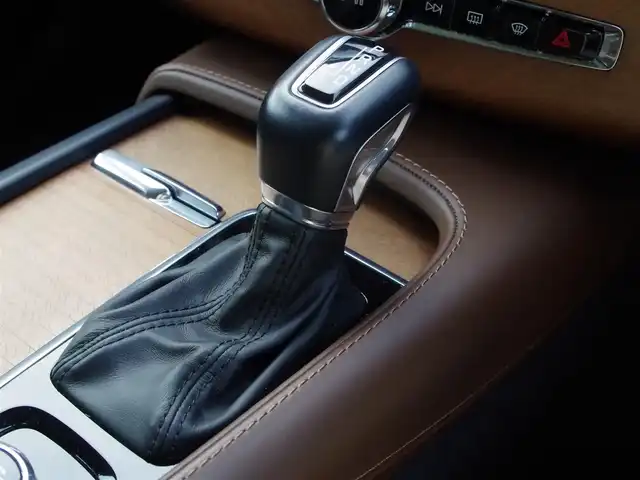 ボルボ ＸＣ９０ D5 AWD インスクリプション 埼玉県 2019(令1)年 3.2万km クリスタルホワイトP ブラウンレザーシート/アダプティブクルーズコントロール/インテリセーフ/パノラミックスライディングルーフ/harman/kardon/ヘッドアップディスプレイ/CarPlay/パークセンサー/ブラインドスポットモニター/全周囲カメラ/純正ナビ/ETC/フルセグTV/シートヒーター/ベンチレーション/ステアリングヒーター/シートポジションメモリー機能