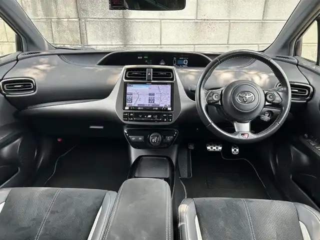 トヨタ プリウス ＰＨＶ S GRスポーツ 茨城県 2020(令2)年 8万km ホワイトパールクリスタルシャイン 社外８インチSDナビ/-Bluetooth/フルセグTV/CD/DVD/バックカメラ/レーンキープアシスト/レーダークルーズコントロール/LEDヘッドライト/オートライト/オートマチックハイビーム/前席シートヒーター/純正１８インチアルミホイール/横滑り防止装置/盗難防止装置/衝突被害軽減システム/ステアリングスイッチ/前方ドライブレコーダー/ドライブレコーダー/ETC/プッシュスタート/スマートキー