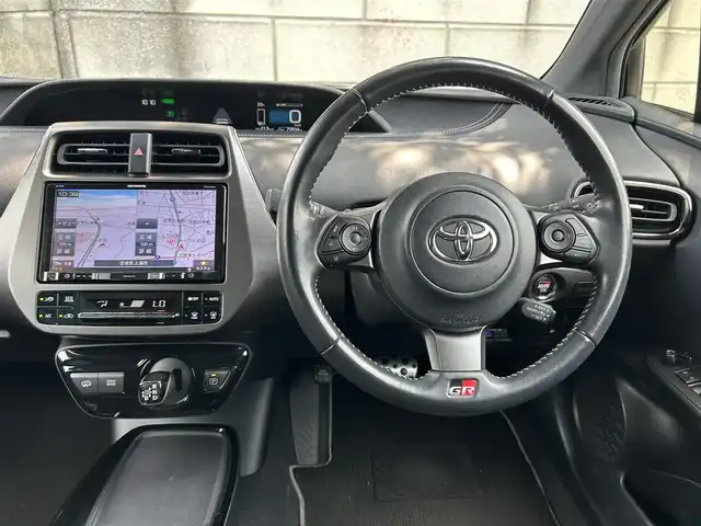 トヨタ プリウス ＰＨＶ S GRスポーツ 茨城県 2020(令2)年 8万km ホワイトパールクリスタルシャイン 社外８インチSDナビ/-Bluetooth/フルセグTV/CD/DVD/バックカメラ/レーンキープアシスト/レーダークルーズコントロール/LEDヘッドライト/オートライト/オートマチックハイビーム/前席シートヒーター/純正１８インチアルミホイール/横滑り防止装置/盗難防止装置/衝突被害軽減システム/ステアリングスイッチ/前方ドライブレコーダー/ドライブレコーダー/ETC/プッシュスタート/スマートキー