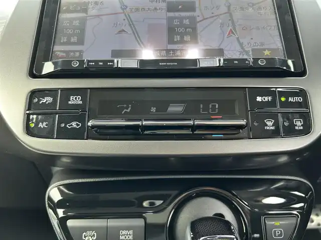 トヨタ プリウス ＰＨＶ S GRスポーツ 茨城県 2020(令2)年 8万km ホワイトパールクリスタルシャイン 社外８インチSDナビ/-Bluetooth/フルセグTV/CD/DVD/バックカメラ/レーンキープアシスト/レーダークルーズコントロール/LEDヘッドライト/オートライト/オートマチックハイビーム/前席シートヒーター/純正１８インチアルミホイール/横滑り防止装置/盗難防止装置/衝突被害軽減システム/ステアリングスイッチ/前方ドライブレコーダー/ドライブレコーダー/ETC/プッシュスタート/スマートキー
