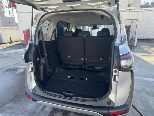 トヨタ シエンタ ハイブリッド G 広島県 2017(平29)年 4.2万km シルバーM ワンオーナー/純正ディーラーオプションナビ/・フルセグTV/・Bluetooth/セーフティーセンス/・プリクラッシュセーフティシステム/・レーンディパーチャーアラート/・オートマチックハイビーム/・先行車発信告知機能/ビルトインETC/185/60R15アルミホイール/両側パワースライドドア/スマートキー2個＆プッシュスタート