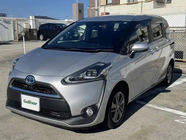 トヨタ シエンタ ハイブリッド G 広島県 2017(平29)年 4.2万km シルバーM ワンオーナー/純正ディーラーオプションナビ/・フルセグTV/・Bluetooth/セーフティーセンス/・プリクラッシュセーフティシステム/・レーンディパーチャーアラート/・オートマチックハイビーム/・先行車発信告知機能/ビルトインETC/185/60R15アルミホイール/両側パワースライドドア/スマートキー2個＆プッシュスタート