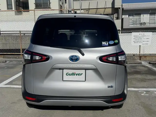トヨタ シエンタ ハイブリッド G 広島県 2017(平29)年 4.2万km シルバーM ワンオーナー/純正ディーラーオプションナビ/・フルセグTV/・Bluetooth/セーフティーセンス/・プリクラッシュセーフティシステム/・レーンディパーチャーアラート/・オートマチックハイビーム/・先行車発信告知機能/ビルトインETC/185/60R15アルミホイール/両側パワースライドドア/スマートキー2個＆プッシュスタート