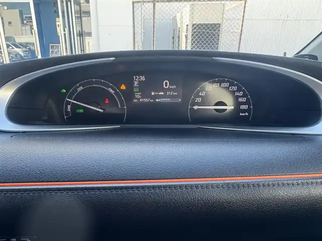 トヨタ シエンタ ハイブリッド G 広島県 2017(平29)年 4.2万km シルバーM ワンオーナー/純正ディーラーオプションナビ/・フルセグTV/・Bluetooth/セーフティーセンス/・プリクラッシュセーフティシステム/・レーンディパーチャーアラート/・オートマチックハイビーム/・先行車発信告知機能/ビルトインETC/185/60R15アルミホイール/両側パワースライドドア/スマートキー2個＆プッシュスタート