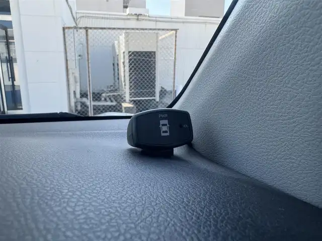 トヨタ シエンタ ハイブリッド G 広島県 2017(平29)年 4.2万km シルバーM ワンオーナー/純正ディーラーオプションナビ/・フルセグTV/・Bluetooth/セーフティーセンス/・プリクラッシュセーフティシステム/・レーンディパーチャーアラート/・オートマチックハイビーム/・先行車発信告知機能/ビルトインETC/185/60R15アルミホイール/両側パワースライドドア/スマートキー2個＆プッシュスタート