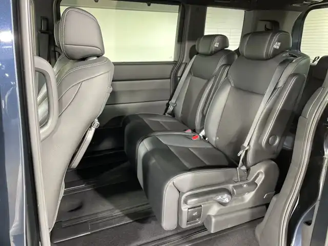 ホンダ ステップワゴン スパーダ eHEV 神奈川県 2023(令5)年 2.4万km ミッドナイトブルービームM ホンダセンシング/アダブティブクルーズコントロール/CMBS衝突軽減ブレーキ/誤発進抑制機能/LKAS車線維持支援システム/標識認識機能/先行車発進お知らせ機能/歩行者事故低減ステアリング/路外逸脱抑制機能/純正11.4型ナビ/・BT/フルセグTV/SD/USB/CD/DVD/バックカメラ/BSM/両側電動ドア/ハーフレザーシート/シートヒーター(D/N)/ETC/電動サイドブレーキ/オートブレーキホールド/ECON/革巻きステアリング/ステアリングスイッチ/パドルシフト/Autoライト/パワーバックドア/スマートキー/プッシュスタートボタン/ヘッドライトレベライザー/LEDヘッドライト/フォグランプ/電動格納ミラー/ウィンカーミラー/SOSコール/オットマン/純正16インチアルミホイール/純正ドアバイザー