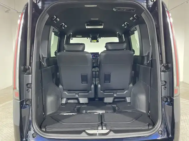 ホンダ ステップワゴン スパーダ eHEV 神奈川県 2023(令5)年 2.4万km ミッドナイトブルービームM ホンダセンシング/アダブティブクルーズコントロール/CMBS衝突軽減ブレーキ/誤発進抑制機能/LKAS車線維持支援システム/標識認識機能/先行車発進お知らせ機能/歩行者事故低減ステアリング/路外逸脱抑制機能/純正11.4型ナビ/・BT/フルセグTV/SD/USB/CD/DVD/バックカメラ/BSM/両側電動ドア/ハーフレザーシート/シートヒーター(D/N)/ETC/電動サイドブレーキ/オートブレーキホールド/ECON/革巻きステアリング/ステアリングスイッチ/パドルシフト/Autoライト/パワーバックドア/スマートキー/プッシュスタートボタン/ヘッドライトレベライザー/LEDヘッドライト/フォグランプ/電動格納ミラー/ウィンカーミラー/SOSコール/オットマン/純正16インチアルミホイール/純正ドアバイザー