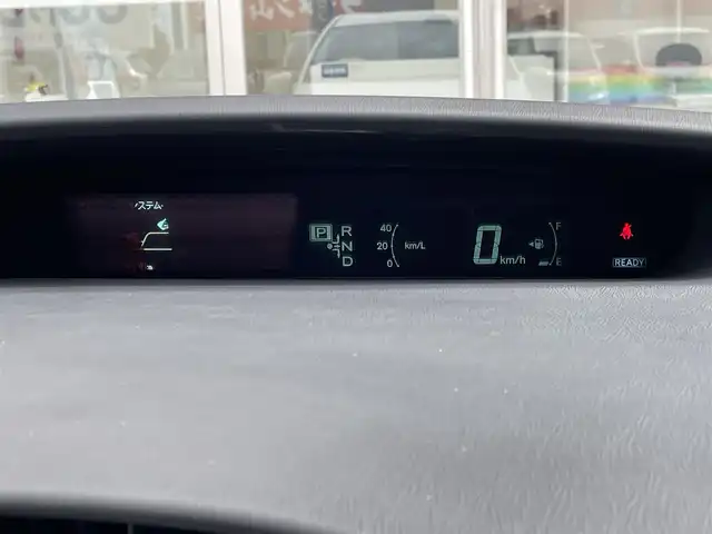 トヨタ プリウス S 静岡県 2012(平24)年 9.6万km ホワイトパールクリスタルシャイン (株)IDOMが運営する【じしゃロン焼津店】の自社ローン専用車両になります。こちらは現金またはオートローンご利用時の価格です。自社ローンご希望の方は別途その旨お申付け下さい　/純正メモリナビ/（ワンセグＴＶ/Ｂｌｕｅｔｏｏｔｈ接続/ＣＤ/ＤＶＤ/ミュージックサーバー）/バックカメラ/ＥＴＣ/ＨＩＤヘッドライト/オートライト/プッシュスタート＆スマートキー