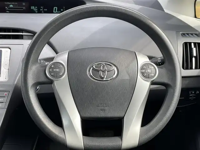 トヨタ プリウス S 静岡県 2012(平24)年 9.6万km ホワイトパールクリスタルシャイン (株)IDOMが運営する【じしゃロン焼津店】の自社ローン専用車両になります。こちらは現金またはオートローンご利用時の価格です。自社ローンご希望の方は別途その旨お申付け下さい　/純正メモリナビ/（ワンセグＴＶ/Ｂｌｕｅｔｏｏｔｈ接続/ＣＤ/ＤＶＤ/ミュージックサーバー）/バックカメラ/ＥＴＣ/ＨＩＤヘッドライト/オートライト/プッシュスタート＆スマートキー