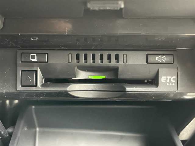 トヨタ カムリ WS 岡山県 2019(平31)年 8.6万km スティールブロンドM ワンオーナー/純正ナビ/【Bluetooth/フルセグTV】/型番:NSZT-W68T/バックカメラ/レーダークルーズコントロール/インナーミラー型ドライブレコーダー（前後）/運転席パワーシート/パドルシフト/オートブレーキホールド/衝突軽減ブレーキ/オートハイビーム/ブラインドスポットモニター/禁煙車/LEDヘッドライト/フォグランプ/ビルトインETC/ドアバイザー/保証書/取扱説明書/スマートキー×1