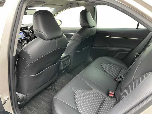 トヨタ カムリ WS 岡山県 2019(平31)年 8.6万km スティールブロンドM ワンオーナー/純正ナビ/【Bluetooth/フルセグTV】/型番:NSZT-W68T/バックカメラ/レーダークルーズコントロール/インナーミラー型ドライブレコーダー（前後）/運転席パワーシート/パドルシフト/オートブレーキホールド/衝突軽減ブレーキ/オートハイビーム/ブラインドスポットモニター/禁煙車/LEDヘッドライト/フォグランプ/ビルトインETC/ドアバイザー/保証書/取扱説明書/スマートキー×1