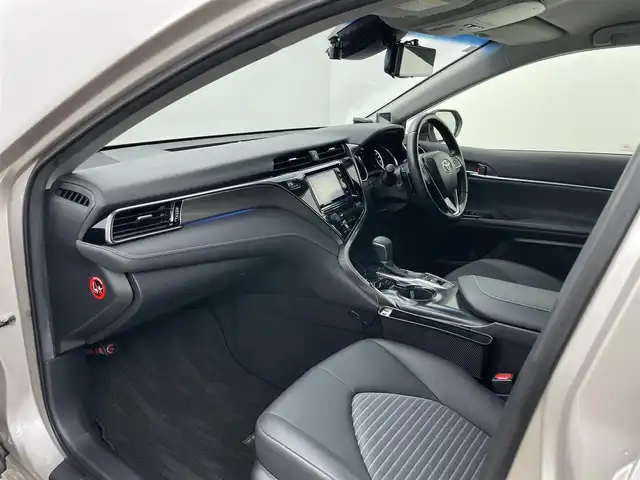 トヨタ カムリ WS 岡山県 2019(平31)年 8.6万km スティールブロンドM ワンオーナー/純正ナビ/【Bluetooth/フルセグTV】/型番:NSZT-W68T/バックカメラ/レーダークルーズコントロール/インナーミラー型ドライブレコーダー（前後）/運転席パワーシート/パドルシフト/オートブレーキホールド/衝突軽減ブレーキ/オートハイビーム/ブラインドスポットモニター/禁煙車/LEDヘッドライト/フォグランプ/ビルトインETC/ドアバイザー/保証書/取扱説明書/スマートキー×1