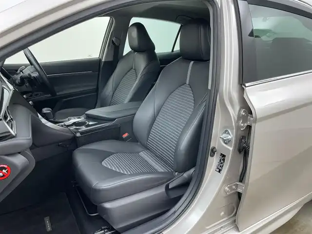 トヨタ カムリ WS 岡山県 2019(平31)年 8.6万km スティールブロンドM ワンオーナー/純正ナビ/【Bluetooth/フルセグTV】/型番:NSZT-W68T/バックカメラ/レーダークルーズコントロール/インナーミラー型ドライブレコーダー（前後）/運転席パワーシート/パドルシフト/オートブレーキホールド/衝突軽減ブレーキ/オートハイビーム/ブラインドスポットモニター/禁煙車/LEDヘッドライト/フォグランプ/ビルトインETC/ドアバイザー/保証書/取扱説明書/スマートキー×1