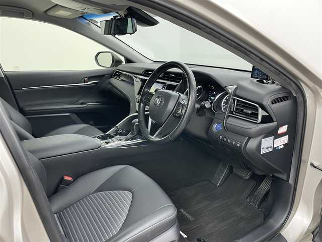 トヨタ カムリ WS 岡山県 2019(平31)年 8.6万km スティールブロンドM ワンオーナー/純正ナビ/【Bluetooth/フルセグTV】/型番:NSZT-W68T/バックカメラ/レーダークルーズコントロール/インナーミラー型ドライブレコーダー（前後）/運転席パワーシート/パドルシフト/オートブレーキホールド/衝突軽減ブレーキ/オートハイビーム/ブラインドスポットモニター/禁煙車/LEDヘッドライト/フォグランプ/ビルトインETC/ドアバイザー/保証書/取扱説明書/スマートキー×1