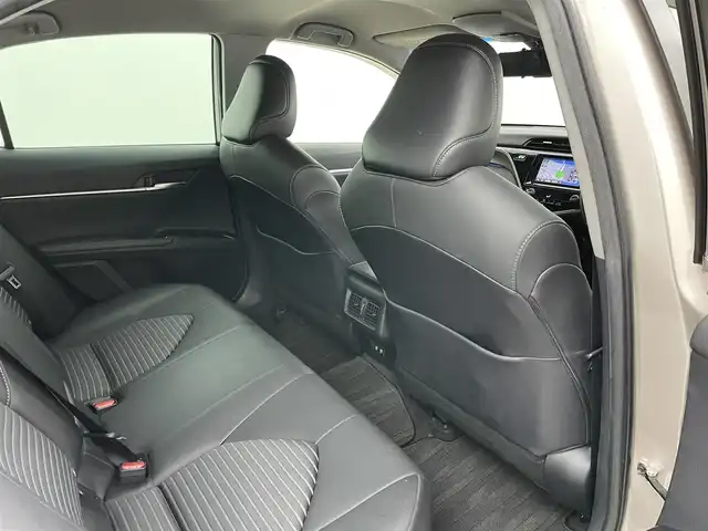 トヨタ カムリ WS 岡山県 2019(平31)年 8.6万km スティールブロンドM ワンオーナー/純正ナビ/【Bluetooth/フルセグTV】/型番:NSZT-W68T/バックカメラ/レーダークルーズコントロール/インナーミラー型ドライブレコーダー（前後）/運転席パワーシート/パドルシフト/オートブレーキホールド/衝突軽減ブレーキ/オートハイビーム/ブラインドスポットモニター/禁煙車/LEDヘッドライト/フォグランプ/ビルトインETC/ドアバイザー/保証書/取扱説明書/スマートキー×1