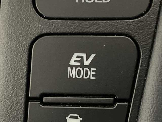 トヨタ アルファードハイブリット S 神奈川県 2020(令2)年 4万km スパークリングブラックパールクリスタルシャイン 4WD/純正ディスプレイオーディオ/コネクトナビ/CD DVD/Bluetooth　USB　Miracast/両側電動スライドドア/AC100Vコンセント/セーフティセンス/プリクラッシュセーフティ/レーントレーシングアシスト/レーンディパーチャーアラート/レーダークルーズコントロール/オートマチックハイビーム/ロードサインアシスト/パーキングサポートブレーキ/先行車発進お知らせ機能/前後ソナー/純正ビルトインETC/革巻きステアリング/2列目オットマン/社外ワイヤレス充電/EV/ECOモード/SOSコール/nanoe/社外前後ドライブレコーダー/電動パーキングブレーキ/オートブレーキオールド/プッシュスタート/スマートキー/2眼LEDヘッド/フォグランプ/オートライト/純正リアスポイラー/純正17インチアルミホイール/