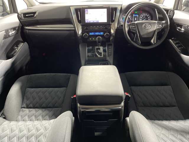 トヨタ アルファードハイブリット S 神奈川県 2020(令2)年 4万km スパークリングブラックパールクリスタルシャイン 4WD/純正ディスプレイオーディオ/コネクトナビ/CD DVD/Bluetooth　USB　Miracast/両側電動スライドドア/AC100Vコンセント/セーフティセンス/プリクラッシュセーフティ/レーントレーシングアシスト/レーンディパーチャーアラート/レーダークルーズコントロール/オートマチックハイビーム/ロードサインアシスト/パーキングサポートブレーキ/先行車発進お知らせ機能/前後ソナー/純正ビルトインETC/革巻きステアリング/2列目オットマン/社外ワイヤレス充電/EV/ECOモード/SOSコール/nanoe/社外前後ドライブレコーダー/電動パーキングブレーキ/オートブレーキオールド/プッシュスタート/スマートキー/2眼LEDヘッド/フォグランプ/オートライト/純正リアスポイラー/純正17インチアルミホイール/