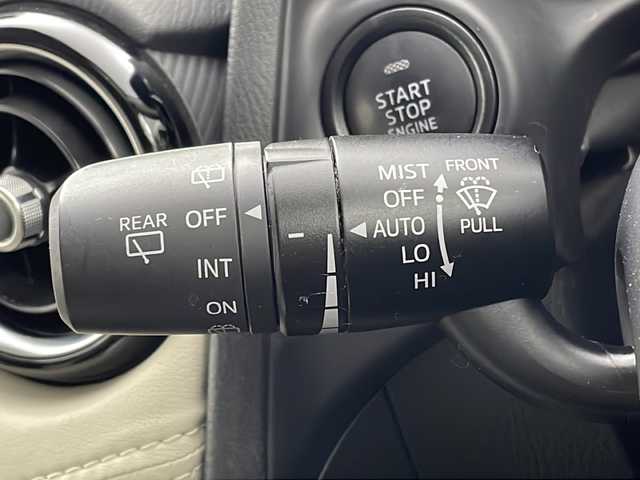 マツダ デミオ XD ツーリング Lパッケージ 茨城県 2014(平26)年 5.9万km ソウルレッドプレミアムメタリック 純正ナビ/・バックカメラ/・Bluetooth接続/・USB入力端子/ETC/パドルシフト/フロントフォグ/クルコン/純正アルミホイール/LEDヘッドライト/アイドリングストップ