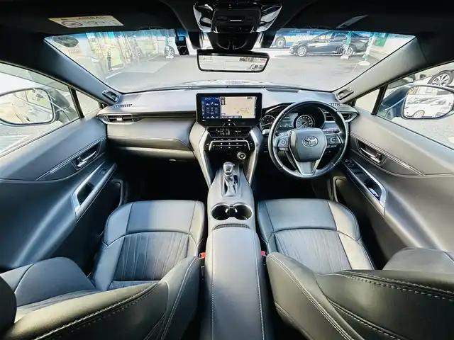 トヨタ ハリアー Z 神奈川県 2020(令2)年 3.7万km スレートグレーメタリック 純正メモリナビ（JLB）/・DTV/Bluetooth/全方位モニタ/JBLプレミアムサウンド/前後ドライブレコーダー/ヘッドアップディスプレイ/Toyota Safety Sense/・プリクラッシュセーフティ/・レーントレーシングアシスト/・レーダークルーズコントロール/・先行車発進告知機能/・ブラインドスポットモニター/・クリアランスソナー/イモビライザー/ビークルスタビリティアシスト/コーナーセンサー/アダプティブハイビームシステム/パワーバックドア/ハーフレザーシート/D席パワーシート/純正フロアマット/純正19インチアルミホイール/純正LEDヘッドライト/フォグランプ/ビルトインETC2.0/センターコンソール/革巻きステアリング/プッシュEgスタート/ストップ/スマートキー×1/取扱説明書