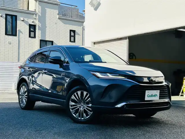 トヨタ ハリアー Z 神奈川県 2020(令2)年 3.7万km スレートグレーメタリック 純正メモリナビ（JLB）/・DTV/Bluetooth/全方位モニタ/JBLプレミアムサウンド/前後ドライブレコーダー/ヘッドアップディスプレイ/Toyota Safety Sense/・プリクラッシュセーフティ/・レーントレーシングアシスト/・レーダークルーズコントロール/・先行車発進告知機能/・ブラインドスポットモニター/・クリアランスソナー/イモビライザー/ビークルスタビリティアシスト/コーナーセンサー/アダプティブハイビームシステム/パワーバックドア/ハーフレザーシート/D席パワーシート/純正フロアマット/純正19インチアルミホイール/純正LEDヘッドライト/フォグランプ/ビルトインETC2.0/センターコンソール/革巻きステアリング/プッシュEgスタート/ストップ/スマートキー×1/取扱説明書