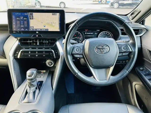 トヨタ ハリアー Z 神奈川県 2020(令2)年 3.7万km スレートグレーメタリック 純正メモリナビ（JLB）/・DTV/Bluetooth/全方位モニタ/JBLプレミアムサウンド/前後ドライブレコーダー/ヘッドアップディスプレイ/Toyota Safety Sense/・プリクラッシュセーフティ/・レーントレーシングアシスト/・レーダークルーズコントロール/・先行車発進告知機能/・ブラインドスポットモニター/・クリアランスソナー/イモビライザー/ビークルスタビリティアシスト/コーナーセンサー/アダプティブハイビームシステム/パワーバックドア/ハーフレザーシート/D席パワーシート/純正フロアマット/純正19インチアルミホイール/純正LEDヘッドライト/フォグランプ/ビルトインETC2.0/センターコンソール/革巻きステアリング/プッシュEgスタート/ストップ/スマートキー×1/取扱説明書