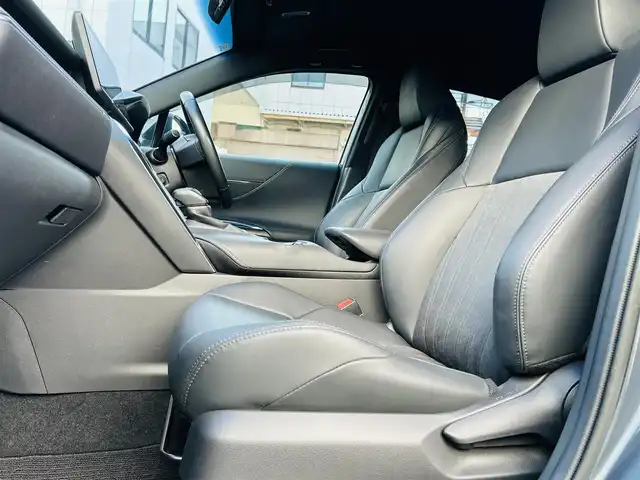 トヨタ ハリアー Z 神奈川県 2020(令2)年 3.7万km スレートグレーメタリック 純正メモリナビ（JLB）/・DTV/Bluetooth/全方位モニタ/JBLプレミアムサウンド/前後ドライブレコーダー/ヘッドアップディスプレイ/Toyota Safety Sense/・プリクラッシュセーフティ/・レーントレーシングアシスト/・レーダークルーズコントロール/・先行車発進告知機能/・ブラインドスポットモニター/・クリアランスソナー/イモビライザー/ビークルスタビリティアシスト/コーナーセンサー/アダプティブハイビームシステム/パワーバックドア/ハーフレザーシート/D席パワーシート/純正フロアマット/純正19インチアルミホイール/純正LEDヘッドライト/フォグランプ/ビルトインETC2.0/センターコンソール/革巻きステアリング/プッシュEgスタート/ストップ/スマートキー×1/取扱説明書