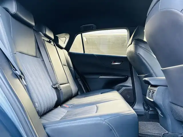 トヨタ ハリアー Z 神奈川県 2020(令2)年 3.7万km スレートグレーメタリック 純正メモリナビ（JLB）/・DTV/Bluetooth/全方位モニタ/JBLプレミアムサウンド/前後ドライブレコーダー/ヘッドアップディスプレイ/Toyota Safety Sense/・プリクラッシュセーフティ/・レーントレーシングアシスト/・レーダークルーズコントロール/・先行車発進告知機能/・ブラインドスポットモニター/・クリアランスソナー/イモビライザー/ビークルスタビリティアシスト/コーナーセンサー/アダプティブハイビームシステム/パワーバックドア/ハーフレザーシート/D席パワーシート/純正フロアマット/純正19インチアルミホイール/純正LEDヘッドライト/フォグランプ/ビルトインETC2.0/センターコンソール/革巻きステアリング/プッシュEgスタート/ストップ/スマートキー×1/取扱説明書