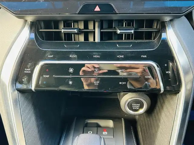 トヨタ ハリアー Z 神奈川県 2020(令2)年 3.7万km スレートグレーメタリック 純正メモリナビ（JLB）/・DTV/Bluetooth/全方位モニタ/JBLプレミアムサウンド/前後ドライブレコーダー/ヘッドアップディスプレイ/Toyota Safety Sense/・プリクラッシュセーフティ/・レーントレーシングアシスト/・レーダークルーズコントロール/・先行車発進告知機能/・ブラインドスポットモニター/・クリアランスソナー/イモビライザー/ビークルスタビリティアシスト/コーナーセンサー/アダプティブハイビームシステム/パワーバックドア/ハーフレザーシート/D席パワーシート/純正フロアマット/純正19インチアルミホイール/純正LEDヘッドライト/フォグランプ/ビルトインETC2.0/センターコンソール/革巻きステアリング/プッシュEgスタート/ストップ/スマートキー×1/取扱説明書