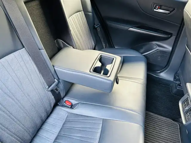 トヨタ ハリアー Z 神奈川県 2020(令2)年 3.7万km スレートグレーメタリック 純正メモリナビ（JLB）/・DTV/Bluetooth/全方位モニタ/JBLプレミアムサウンド/前後ドライブレコーダー/ヘッドアップディスプレイ/Toyota Safety Sense/・プリクラッシュセーフティ/・レーントレーシングアシスト/・レーダークルーズコントロール/・先行車発進告知機能/・ブラインドスポットモニター/・クリアランスソナー/イモビライザー/ビークルスタビリティアシスト/コーナーセンサー/アダプティブハイビームシステム/パワーバックドア/ハーフレザーシート/D席パワーシート/純正フロアマット/純正19インチアルミホイール/純正LEDヘッドライト/フォグランプ/ビルトインETC2.0/センターコンソール/革巻きステアリング/プッシュEgスタート/ストップ/スマートキー×1/取扱説明書