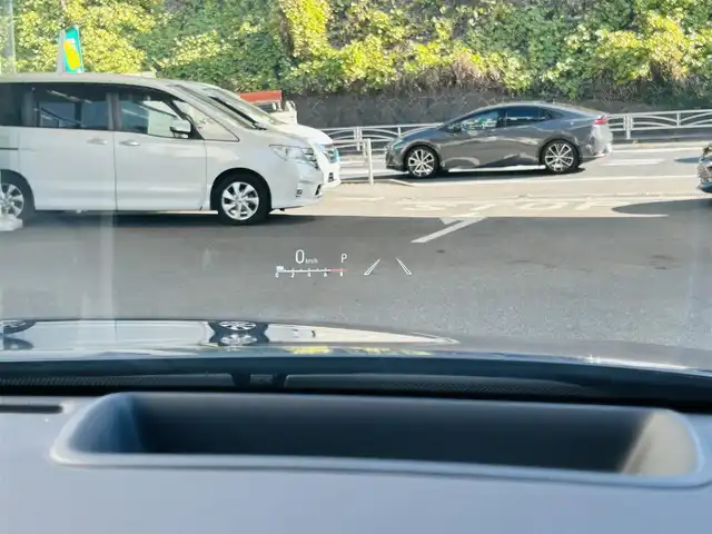 トヨタ ハリアー Z 神奈川県 2020(令2)年 3.7万km スレートグレーメタリック 純正メモリナビ（JLB）/・DTV/Bluetooth/全方位モニタ/JBLプレミアムサウンド/前後ドライブレコーダー/ヘッドアップディスプレイ/Toyota Safety Sense/・プリクラッシュセーフティ/・レーントレーシングアシスト/・レーダークルーズコントロール/・先行車発進告知機能/・ブラインドスポットモニター/・クリアランスソナー/イモビライザー/ビークルスタビリティアシスト/コーナーセンサー/アダプティブハイビームシステム/パワーバックドア/ハーフレザーシート/D席パワーシート/純正フロアマット/純正19インチアルミホイール/純正LEDヘッドライト/フォグランプ/ビルトインETC2.0/センターコンソール/革巻きステアリング/プッシュEgスタート/ストップ/スマートキー×1/取扱説明書