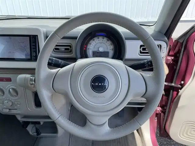 スズキ ラパン S 熊本県 2015(平27)年 4.9万km カシスピンクパールメタリック 社外メモリナビ/・AM/FM/CD/DVD/SD/USB/フルセグTV/・バックカメラ/衝突軽減ブレーキ/D席シートヒーター/ETC/アイドリングストップ/オートライト/HIDヘッドライト/スマートキー/プッシュスタート