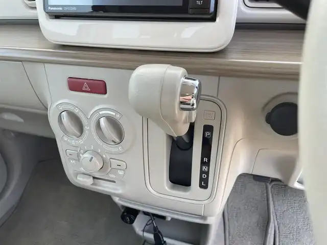 スズキ ラパン S 熊本県 2015(平27)年 4.9万km カシスピンクパールメタリック 社外メモリナビ/・AM/FM/CD/DVD/SD/USB/フルセグTV/・バックカメラ/衝突軽減ブレーキ/D席シートヒーター/ETC/アイドリングストップ/オートライト/HIDヘッドライト/スマートキー/プッシュスタート