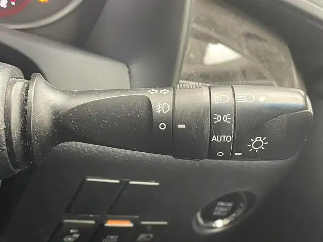 トヨタ アルファード SC 滋賀県 2018(平30)年 17.4万km ホワイトパールクリスタルシャイン 禁煙車/純正10インチナビ/(フルセグTV/Bluetooth/CD/DVD/SD)/純正フリップダウンモニター/サンルーフ/両側パワースライドドア/レーダークルーズコントロール/クリアランスソナー/レーントレーシングアシスト/シートメモリー機能付き/電動リアゲート/ウッドコンビステアリング/社外１８インチスタッドレス/ステアリングリモコン/ハンドルヒーター/シートヒーター(D/N)/シートベンチレーション(D/N)/オートライト/オートハイビーム/ビルトインETC/アイドリングストップ/前方ドラレコ/デジタルインナーミラー/ワイヤレス充電/１００V電源/プッシュスタート/ドアバイザー/オートリトラミラー/スマートキー