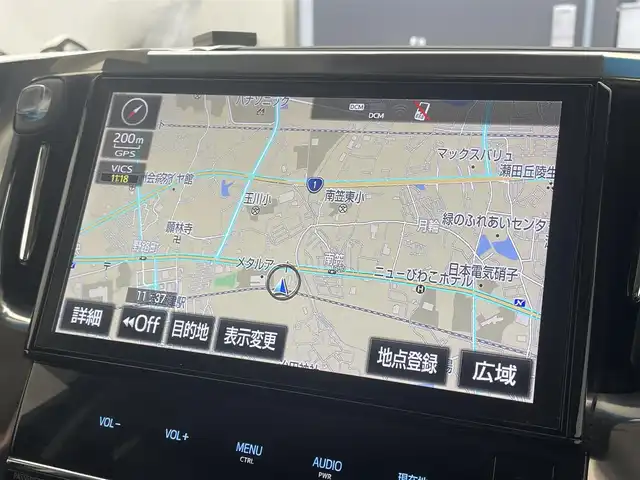 トヨタ アルファード SC 滋賀県 2018(平30)年 17.4万km ホワイトパールクリスタルシャイン 禁煙車/純正10インチナビ/(フルセグTV/Bluetooth/CD/DVD/SD)/純正フリップダウンモニター/サンルーフ/両側パワースライドドア/レーダークルーズコントロール/クリアランスソナー/レーントレーシングアシスト/シートメモリー機能付き/電動リアゲート/ウッドコンビステアリング/社外１８インチスタッドレス/ステアリングリモコン/ハンドルヒーター/シートヒーター(D/N)/シートベンチレーション(D/N)/オートライト/オートハイビーム/ビルトインETC/アイドリングストップ/前方ドラレコ/デジタルインナーミラー/ワイヤレス充電/１００V電源/プッシュスタート/ドアバイザー/オートリトラミラー/スマートキー