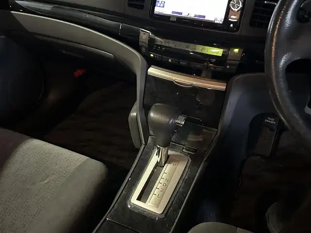 トヨタ アリオン A15 静岡県 2003(平15)年 14.2万km シルバーM