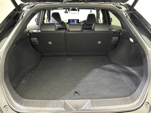トヨタ ハリアー G 愛媛県 2022(令4)年 1.7万km プレシャスブラックパール ・８型ディスプレイオーディオ（ＢＴ・ＦＭ・ＡＭ・ＡＵＸ・ＵＳＢ）/・バックカメラ　/・ＥＴＣ　/・前後ドラレコ　/・デジタルインナーミラー　/・レーダークルーズコントロール　/・オートマチックハイビーム　/・Ｄ席パワーシート/・衝突軽減ブレーキ/・モデリスタフルエアロ/・パワーバックドア/・レーンキープアシスト