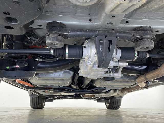 ホンダ ヴェゼル ハイブリッド e:HEV Z 長野県 2024(令6)年 2.2万km プラチナホワイトパール 4WD/純正ナビ/寒冷地仕様/ホンダセンシング/全方位カメラ/バックカメラ/追従型クルーズコントロール/ドライブレコーダー/フルセグTV/Bluetooth/USB/ビルトインETC2.0/AppleCarPlay/AndroidAuto/シートヒーター（運転席、助手席）/オートライト/LEDヘッドライト/オートマチックハイビーム/ステアリングスイッチ/ステアリングヒーター/電動リアゲート/パドルシフト/ワイパーデアイサー/置くだけ充電/純正フロアマット/純正アルミホイール/電動格納ミラー/ドアバイザー