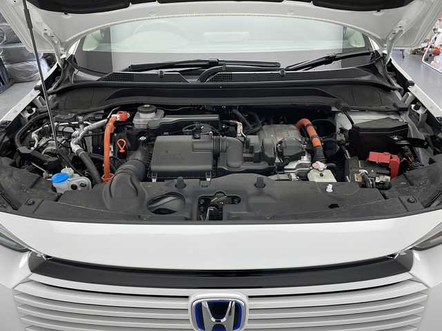 ホンダ ヴェゼル ハイブリッド e:HEV Z 長野県 2024(令6)年 2.2万km プラチナホワイトパール 4WD/純正ナビ/寒冷地仕様/ホンダセンシング/全方位カメラ/バックカメラ/追従型クルーズコントロール/ドライブレコーダー/フルセグTV/Bluetooth/USB/ビルトインETC2.0/AppleCarPlay/AndroidAuto/シートヒーター（運転席、助手席）/オートライト/LEDヘッドライト/オートマチックハイビーム/ステアリングスイッチ/ステアリングヒーター/電動リアゲート/パドルシフト/ワイパーデアイサー/置くだけ充電/純正フロアマット/純正アルミホイール/電動格納ミラー/ドアバイザー