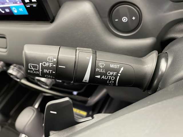 ホンダ ヴェゼル ハイブリッド e:HEV Z 長野県 2024(令6)年 2.2万km プラチナホワイトパール 4WD/純正ナビ/寒冷地仕様/ホンダセンシング/全方位カメラ/バックカメラ/追従型クルーズコントロール/ドライブレコーダー/フルセグTV/Bluetooth/USB/ビルトインETC2.0/AppleCarPlay/AndroidAuto/シートヒーター（運転席、助手席）/オートライト/LEDヘッドライト/オートマチックハイビーム/ステアリングスイッチ/ステアリングヒーター/電動リアゲート/パドルシフト/ワイパーデアイサー/置くだけ充電/純正フロアマット/純正アルミホイール/電動格納ミラー/ドアバイザー