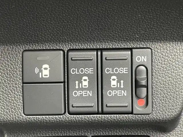 ホンダ フリード G ホンダセンシング 埼玉県 2018(平30)年 4.6万km プレミアムスパークルブラックパール 純正ナビ　バックカメラ　ビルトインＥＴＣ　前後ドライブレコーダー　ホンダセンシング　アダクティブクルーズコントロール　純正アルミホイール　両側パワスラ　オートライト　ＬＥＤヘッドライト　地デジフルセグ