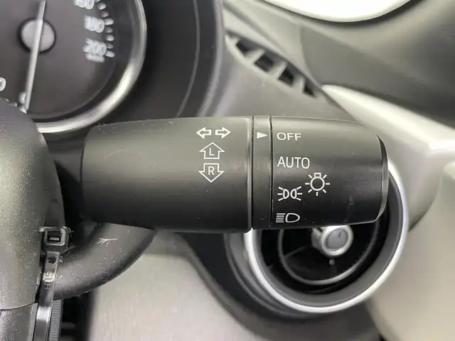 マツダ ロードスター シルバー トップ 埼玉県 2020(令2)年 4.5万km スノーフレイクホワイトパールマイカ 純正ナビ　バックカメラ　ＢＳＭ　黒レザーシート　ビルトインＥＴＣ　セーフティパッケージ　シートヒーター　クルーズコントロール　純正アルミホイール　オートライト　ＬＥＤヘッドライト　地デジフルセグ