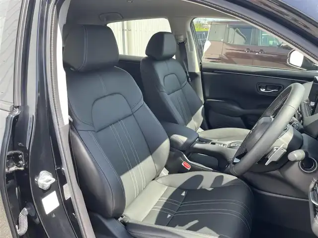 ホンダ ＺＲ－Ｖ ハイブリッド e:HEV Z 福岡県 2025(令7)年 0.1万km クリスタルブラックパール ホンダセンシング/衝突軽減/レーンアシスト/コーナーセンサー/ＢＯＳＥサウンド/レザーシート/純正ナビ/フルセグTV/BT/applecarplay/androidauto/全周囲カメラ/ＢＳＩ/ハンズフリーパワーバックドア/ＡＣＣ/ステアリングヒーター/前席/後席シートヒーター/前席パワーシート/シートメモリー/ダウンヒルアシストコントロール/ワイヤレス充電/ビルトインETC2.0/パドルシフト/電動パーキング/ブレーキホールド/スマートキー/プッシュスタート