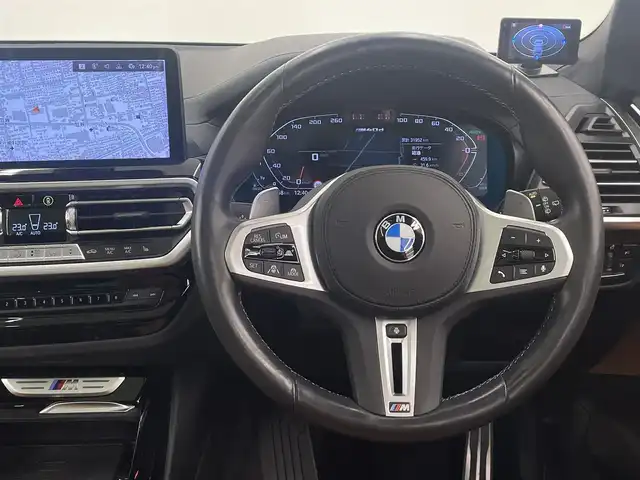 ＢＭＷ Ｘ３ M40d 岡山県 2022(令4)年 3.2万km アルピンホワイトⅢ セレクトパッケージ/・パノラマガラスサンルーフ/・harman/kardonサラウンドサウンドシステム/・シートヒーター（ALL）/・ヘッドアップディスプレイ/・ジェスチャーコントロール/・サンプロテクションガラス/・リアサイドウインドローラーブラインド/・HUD/ACC/本革シート（ブラウン）/ステアリングヒーター/全周囲カメラ/iDrive7/アップルカープレイ/フルセグTV/ドラレコ/ヒルディセントコントロール/SOSコール/正面衝突警告/側面衝突警告/車線逸脱警告/車線変更警告/ブラックキドニーグリル/Mスポーツキャリパー（RED）