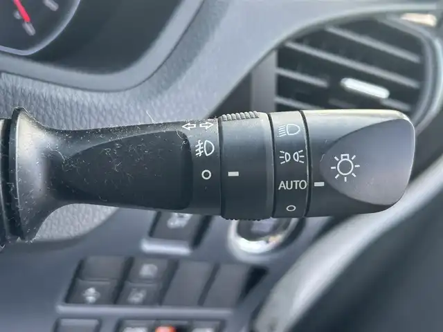 トヨタ ヴォクシー ZS 煌Ⅱ 福岡県 2016(平28)年 8.5万km ホワイトパールクリスタルシャイン ワンオーナー/衝突軽減ブレーキ/レーンキープアシスト/フリップダウンモニター/両側パワースライドドア/社外メモリナビ/フルセグTV/Bluetooth/バックカメラ/LEDライト/オートハイビーム/ドライブレコーダー/ETC/取扱説明書/保証書/スペアキー×1