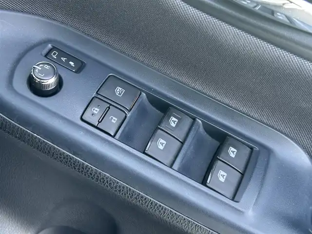 トヨタ ヴォクシー ZS 煌Ⅱ 福岡県 2016(平28)年 8.5万km ホワイトパールクリスタルシャイン ワンオーナー/衝突軽減ブレーキ/レーンキープアシスト/フリップダウンモニター/両側パワースライドドア/社外メモリナビ/フルセグTV/Bluetooth/バックカメラ/LEDライト/オートハイビーム/ドライブレコーダー/ETC/取扱説明書/保証書/スペアキー×1