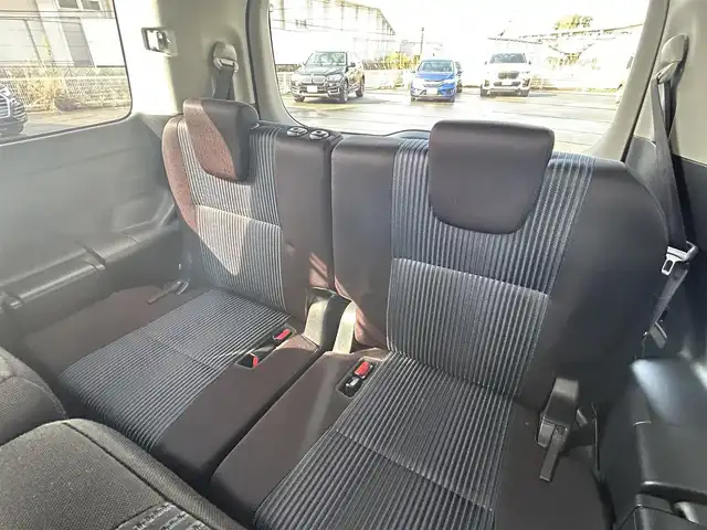 トヨタ ヴォクシー ZS 煌Ⅱ 福岡県 2016(平28)年 8.5万km ホワイトパールクリスタルシャイン ワンオーナー/衝突軽減ブレーキ/レーンキープアシスト/フリップダウンモニター/両側パワースライドドア/社外メモリナビ/フルセグTV/Bluetooth/バックカメラ/LEDライト/オートハイビーム/ドライブレコーダー/ETC/取扱説明書/保証書/スペアキー×1