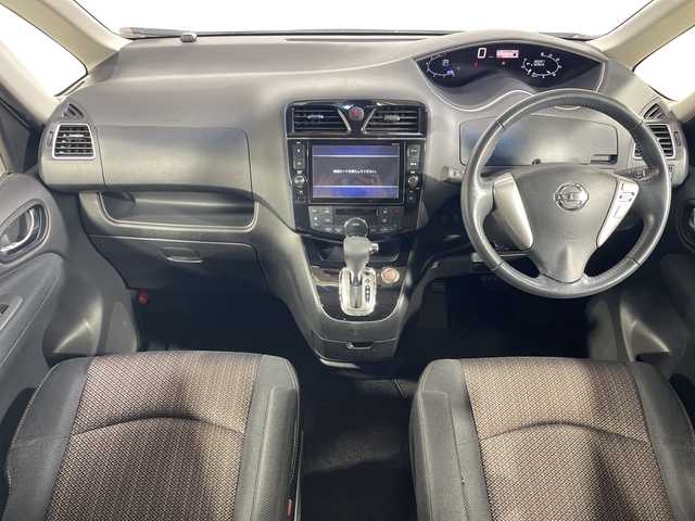 日産 セレナ HWS S HV Vセレ +Sefty Aセーフ 神奈川県 2015(平27)年 8.5万km ブリリアントホワイトパール 純正8インチディーラーオプションナビ【MM514D-2】/アラウンドビューモニター/両側パワースライドドア/エマージェンシーブレーキ/クルーズコントロール/ビルトインETC/前後ドライブレコーダー/純正フロアマット/プッシュスタート/スマートキー/LEDヘッドライト/オートライト/ドアバイザー/電動格納ミラー/車線逸脱警報/踏み間違い衝突防止アシスト/ふらつき警報