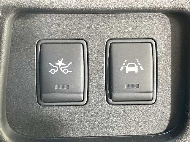 日産 セレナ HWS S HV Vセレ +Sefty Aセーフ 神奈川県 2015(平27)年 8.5万km ブリリアントホワイトパール 純正8インチディーラーオプションナビ【MM514D-2】/アラウンドビューモニター/両側パワースライドドア/エマージェンシーブレーキ/クルーズコントロール/ビルトインETC/前後ドライブレコーダー/純正フロアマット/プッシュスタート/スマートキー/LEDヘッドライト/オートライト/ドアバイザー/電動格納ミラー/車線逸脱警報/踏み間違い衝突防止アシスト/ふらつき警報