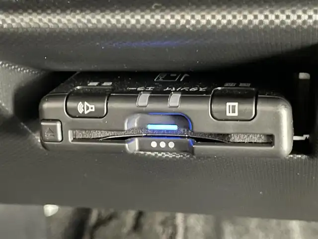 トヨタ ライズ Z 愛知県 2023(令5)年 2万km ファイアークォーツレッドM 純正９型ナビ　全方位カメラ　シートヒーター　ＨＤＭＩ　前後ドラレコ　ＥＴＣ　スマアシ　衝突軽減　追従クルコン　コーナーセンサー　電動パーキング　ＬＥＤオートライト　フルセグＴＶ　ＵＳＢ　フォグ　純正フロアマット　ドアバイザー　禁煙車