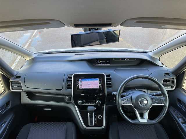 日産 セレナ ハイウェイスター 道央・札幌 2017(平29)年 14.8万km ブリリアントホワイトパール ４WD/純正SDナビ/AM/FM/BT/SD/CD/AUX/フルセグ/衝突被害軽減ブレーキ/横滑り防止装置/クルーズコントロール/パーキングアシスト/クリアランスソナー/バックカメラ/サイドカメラ/フロントカメラ/全方位カメラ/アラウンドビューモニター/ビルトインETC/アイドリングストップ/ECOMODE/両側パワースライドドア/革巻きステアリング/ステアリングリモコン/プッシュスタート/スマートキー/キセノンヘッドライト/オートライト/ヘッドライトレベライザー/電動格納ミラー/ウィンカーミラー/純正フロアマット/ドアバイザー/スペアキー